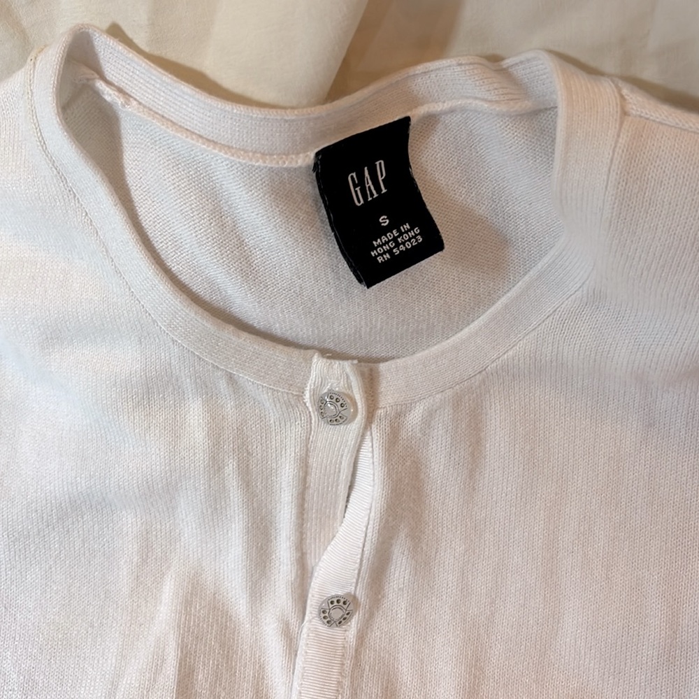 GAP creamy white, long sleeve cardigan. Size small super clean.